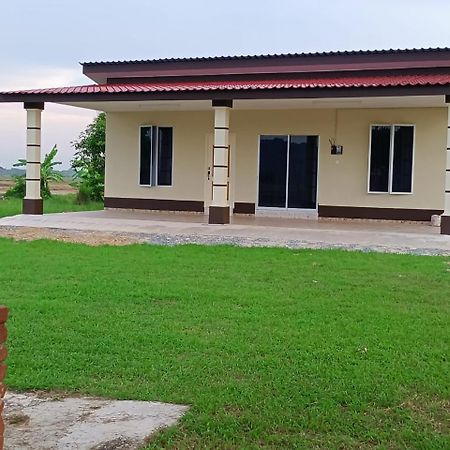 Heal Inn Roomstay- Islamic Guest Kangar Exteriör bild