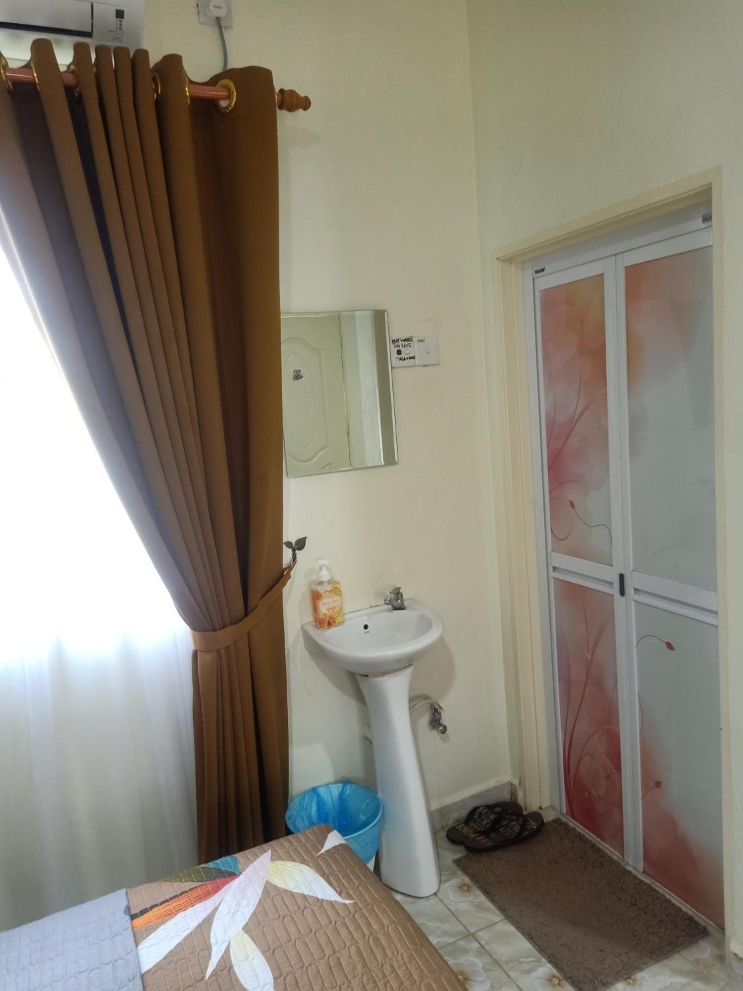 Heal Inn Roomstay- Islamic Guest Kangar Exteriör bild