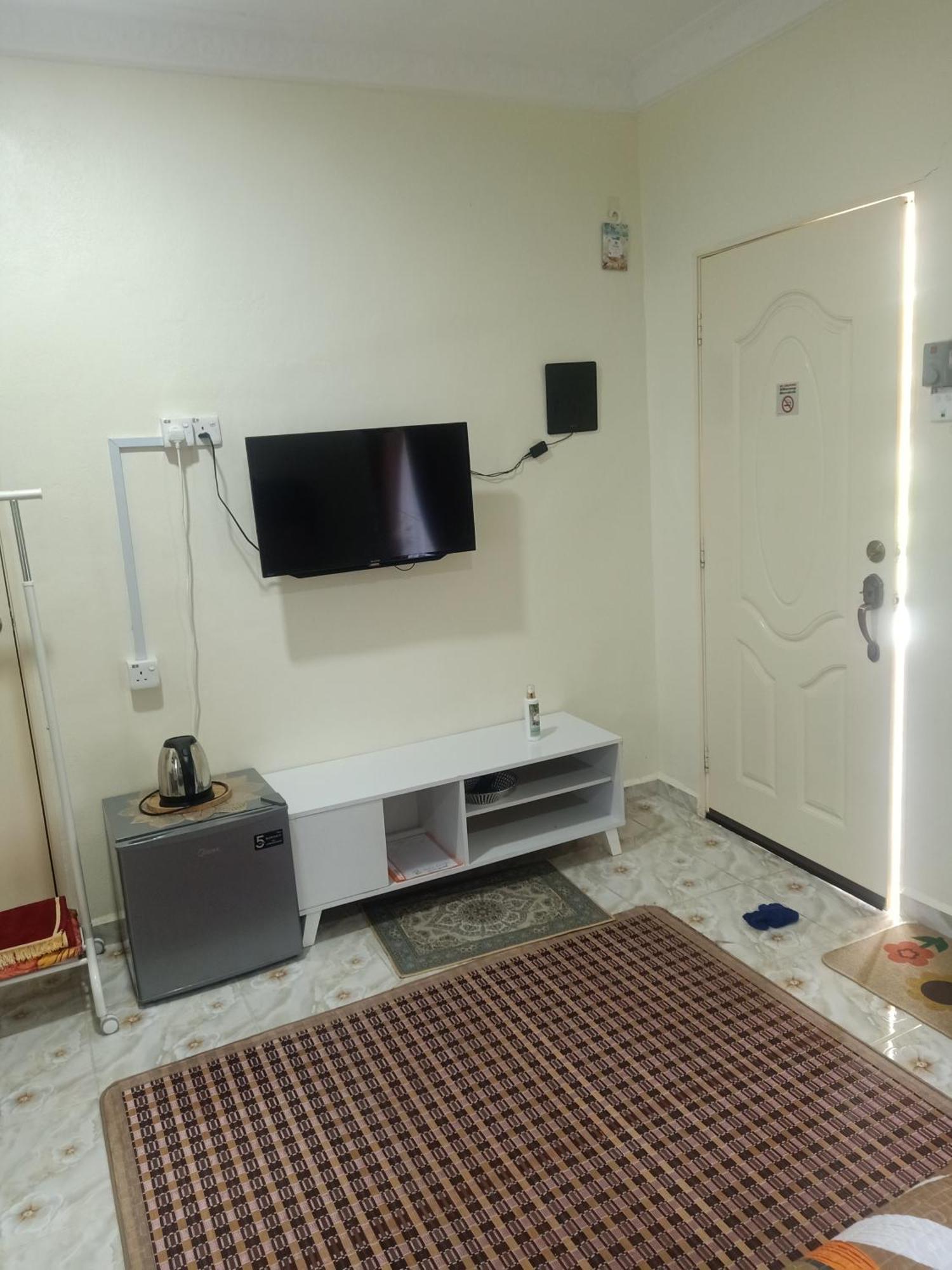 Heal Inn Roomstay- Islamic Guest Kangar Exteriör bild