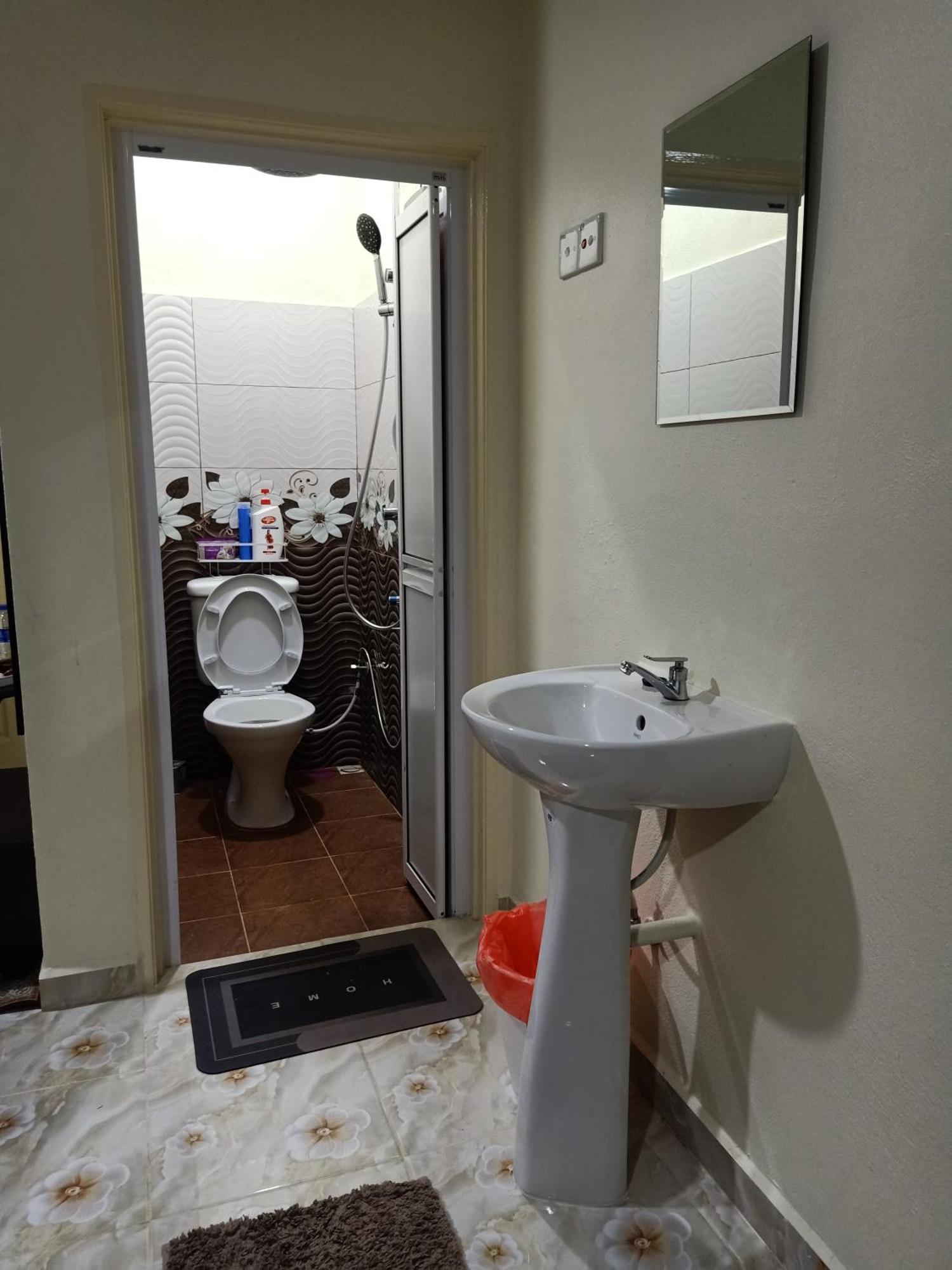 Heal Inn Roomstay- Islamic Guest Kangar Exteriör bild